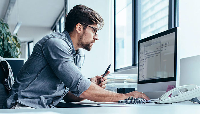 دیجیتال مارکتر: کارمندی یا فریلنسری؟
