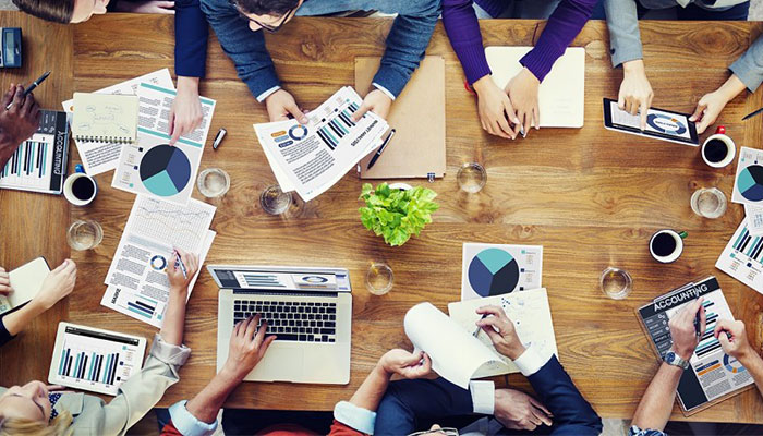 نگاهی به درآمد دیجیتال مارکترها در سال 2025